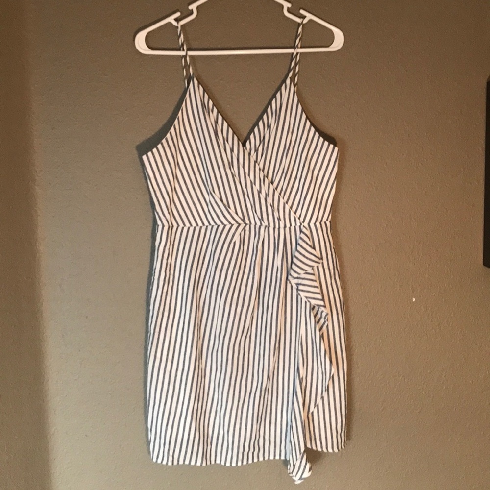 Navy Striped White Dress//Women’s Size L